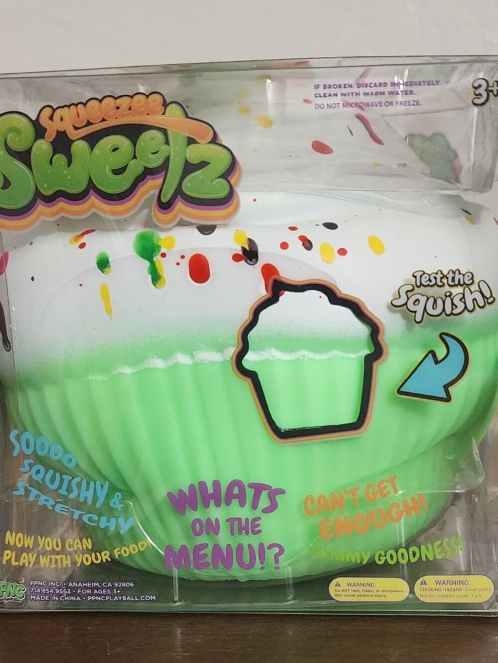 Squeezee Sweetz Cup Cake (Green) - Picture 2 of 2
